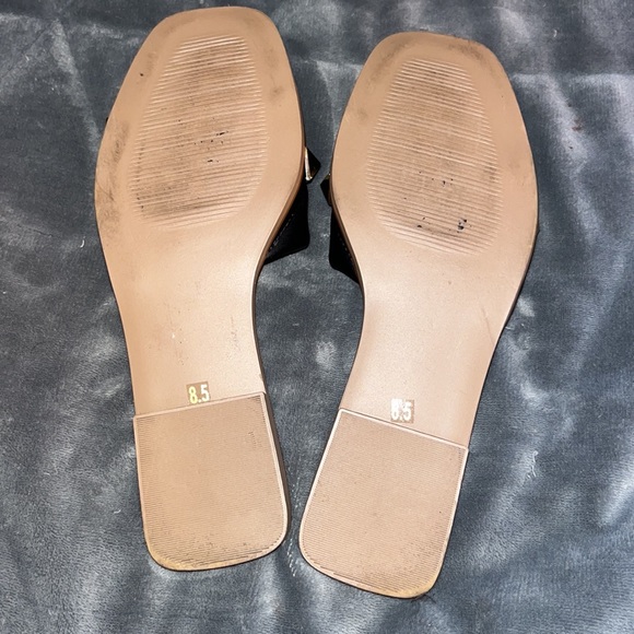 BRAND NEW Black & Gold Studded Steve Madden Sandals / Slides - Picture 9 of 12